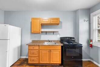 38 Beacon St in New Britain, CT - Building Photo - Building Photo