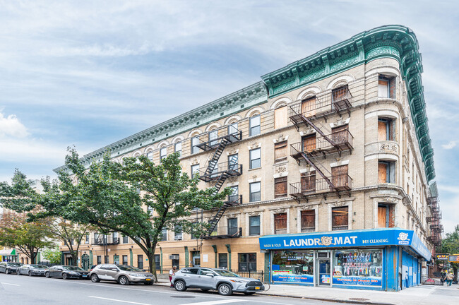 2090 Madison Ave in New York, NY - Foto de edificio - Building Photo