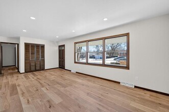 5736 Pembroke Dr in Fitchburg, WI - Building Photo - Building Photo