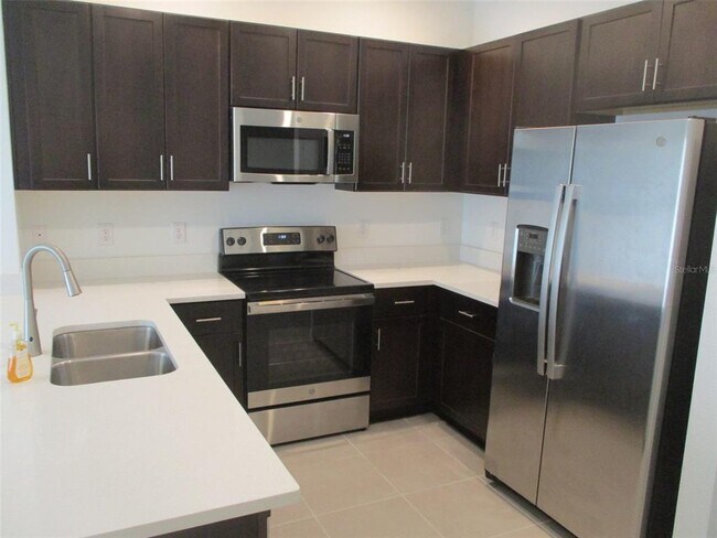 6325 Fairmont Ln in Palmetto, FL - Building Photo - Building Photo