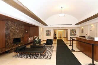 25 Forest St in Stamford, CT - Building Photo - Building Photo