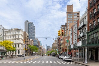 NYU Second Street Residence in New York, NY - Foto de edificio - Building Photo