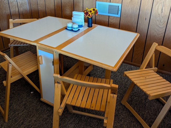 26180 Whispering Oak Ln, Unit Talahi Studio in Clovis, CA - Building Photo - Building Photo