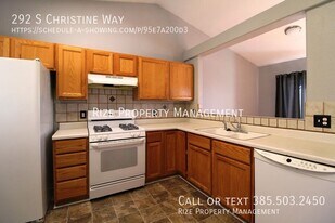 292 Christine Way in Kaysville, UT - Building Photo