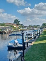909 SE 46th Ln in Cape Coral, FL - Building Photo