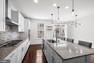 7316 Elkridge Crossing Way in Elkridge, MD - Building Photo - Building Photo