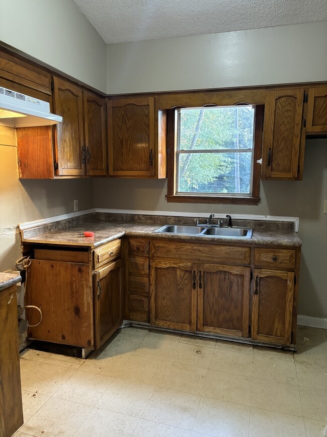 property at 612 10th Ave