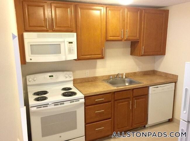 90 Gardner St, Unit 3B in Boston, MA - Foto de edificio - Building Photo