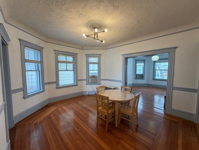 27 Gilman Ter, Unit 1 in Somerville, MA - Building Photo - Building Photo