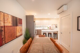 3238 14th Ave W in Seattle, WA - Foto de edificio - Building Photo