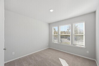 501 Big Bnd Pkwy in Princeton, TX - Foto de edificio - Building Photo