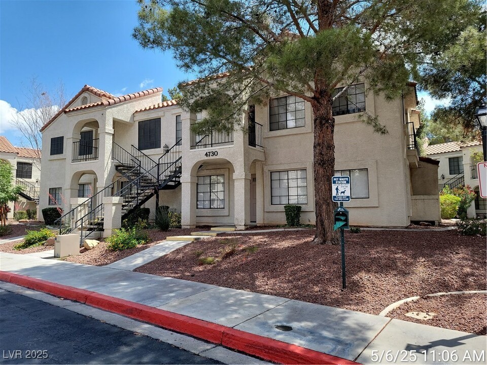4730 Nara Vista Way in Las Vegas, NV - Building Photo