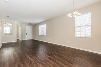 425 Chimney Rock Dr in Ruskin, FL - Building Photo - Building Photo