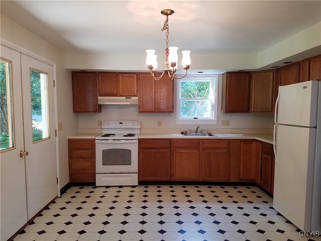 110 Fennell St-Unit -B in Skaneateles, NY - Building Photo - Building Photo