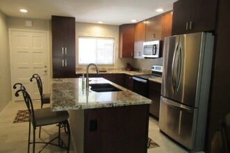 7430 E Chaparral Rd in Scottsdale, AZ - Foto de edificio - Building Photo
