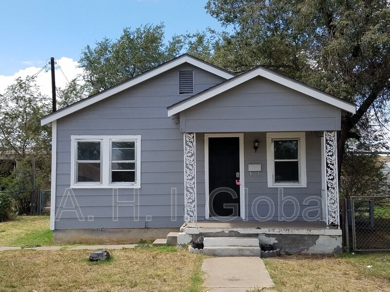 2502 S Pierce St in Amarillo, TX - Building Photo