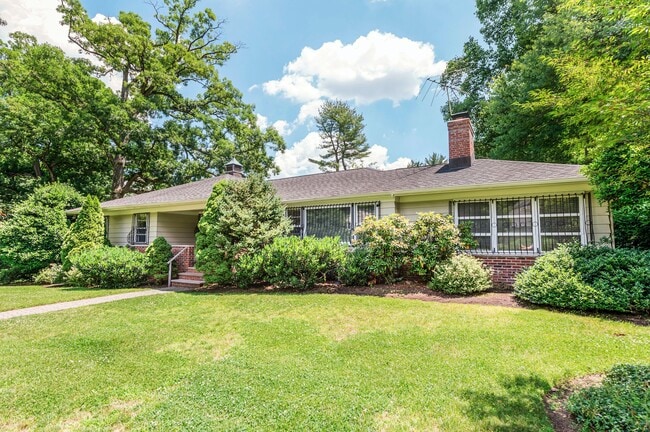 115 Essex Rd in Summit, NJ - Building Photo - Building Photo