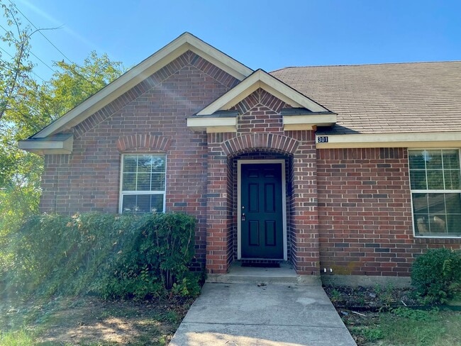 property at 301 W Prairie St
