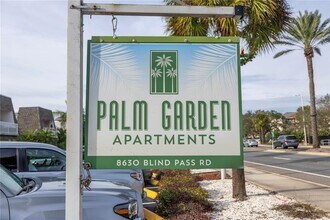 8630 Blind Pass Rd in St Pete Beach, FL - Building Photo - Building Photo