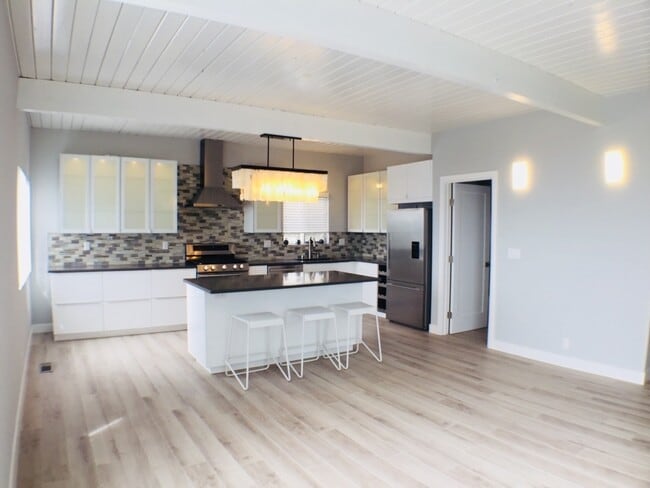 property at 31501 Burnside Pl