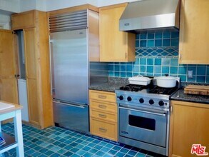 11720 Laurelcrest Dr in Los Angeles, CA - Building Photo - Building Photo