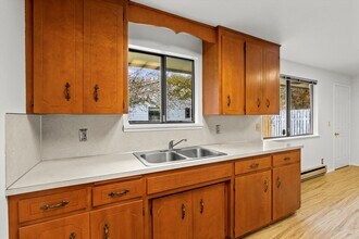 10004 E McKinley Ave in Tacoma, WA - Building Photo - Building Photo