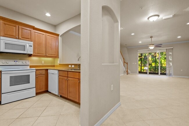 4350 Lazio Way in Ft. Myers, FL - Foto de edificio - Building Photo