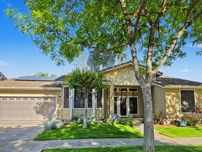 818 S Apple Ave in Reedley, CA - Building Photo - Building Photo