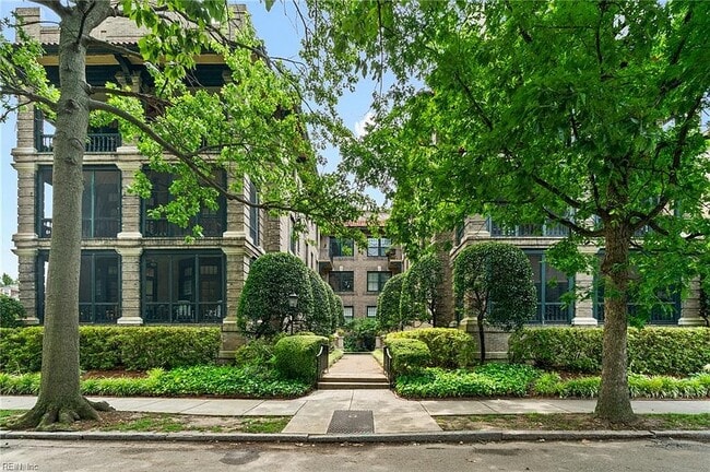 property at 812 Stockley Gdns