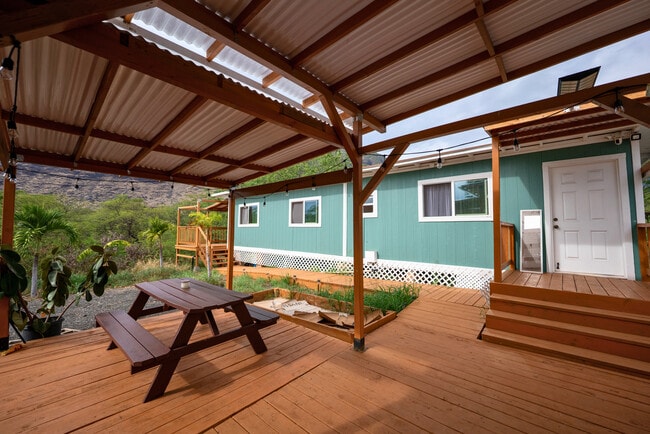 85-890 Waianae Valley Rd in Waianae, HI - Building Photo - Building Photo