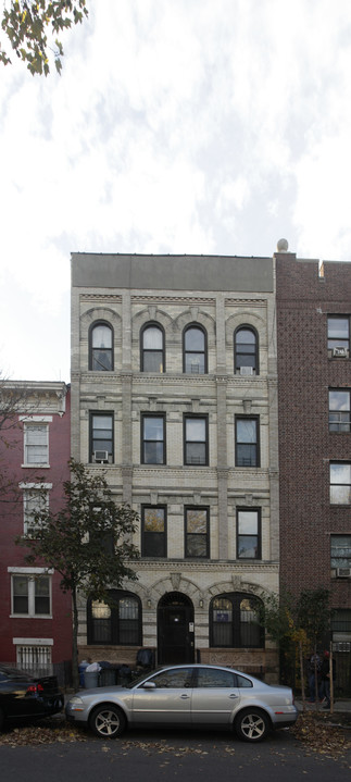 112 Adelphi St in Brooklyn, NY - Building Photo