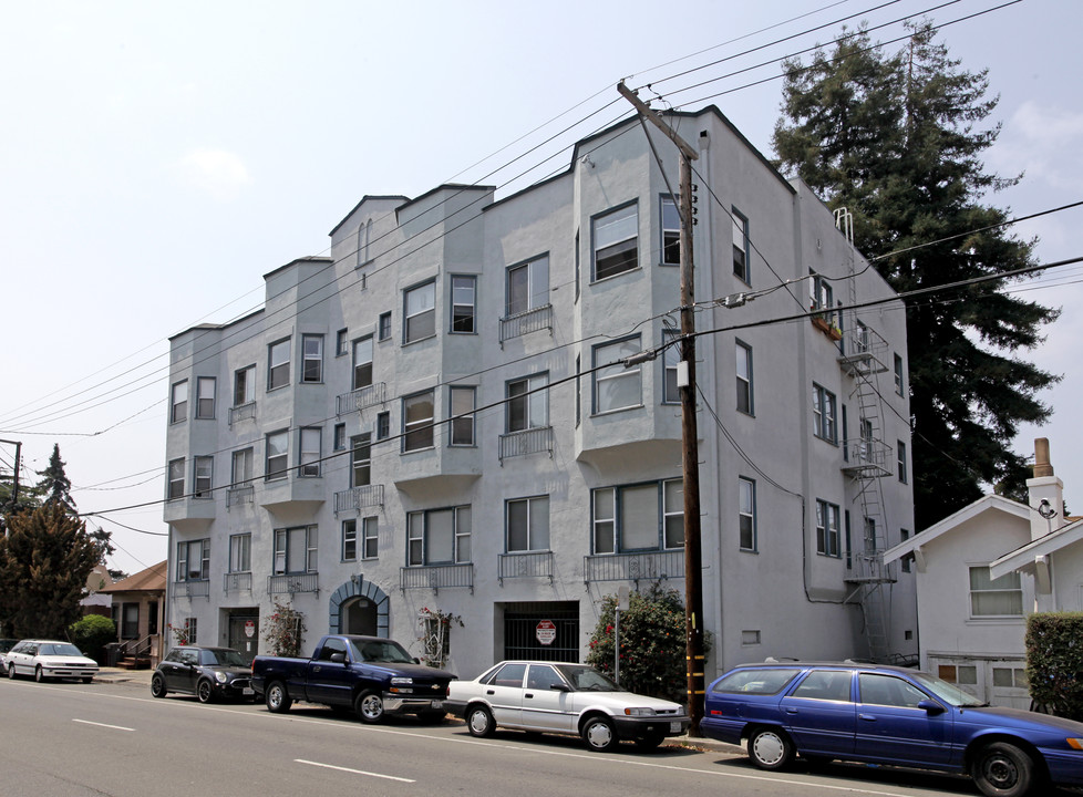 The Oakland Avenue Apartments in Oakland, CA - Building Photo