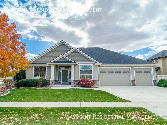 property at 1923 W Salerno St