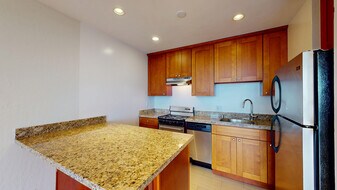 653 Kansas St in San Francisco, CA - Building Photo