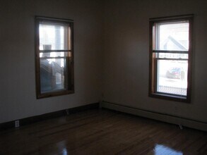 384 Medford St, Unit 1 in Malden, MA - Building Photo - Building Photo