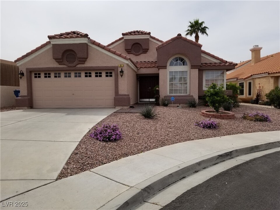 3 Pinyon Tree in Henderson, NV - Building Photo