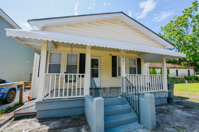 property at 2041 Groveland Ave