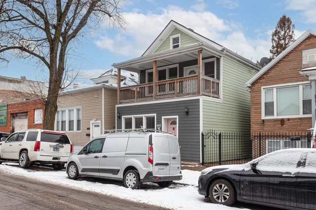 4610 S Marshfield Ave in Chicago, IL - Building Photo - Building Photo