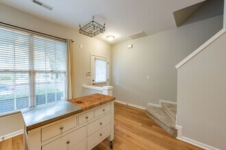 1732 Sorrell Brook Way in Raleigh, NC - Building Photo - Building Photo