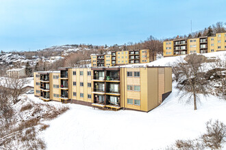 The Overlook in Duluth, MN - Building Photo - Building Photo