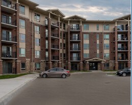 Atwood Suites in Guelph, ON - Building Photo