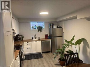 19 Pavarotti Ct in Hamilton, ON - Building Photo - Building Photo
