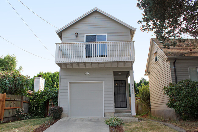 2736 N Halleck St in Portland, OR - Building Photo - Building Photo