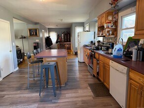 26 Case Ave in Winchester, CT - Foto de edificio - Building Photo