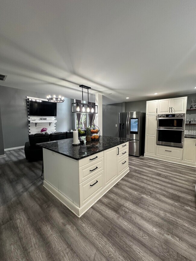 9824 157th St E in Puyallup, WA - Foto de edificio - Building Photo