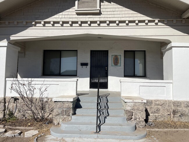 property at 1703 E Rio Grande Ave