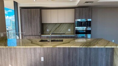 801 S Miami Ave in Miami, FL - Building Photo - Building Photo