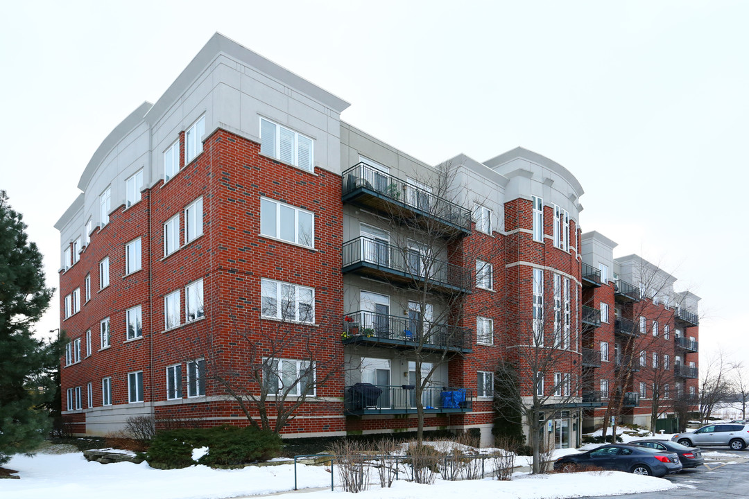 Delacourte Condominiums in Buffalo Grove, IL - Building Photo