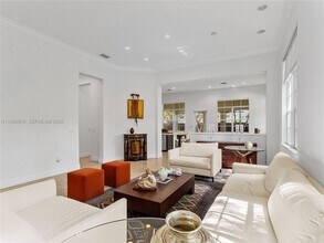 11339 NW 71st St in Doral, FL - Building Photo - Building Photo