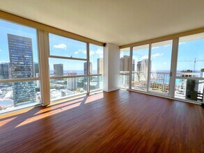 909 Kapiolani Blvd in Honolulu, HI - Foto de edificio - Building Photo